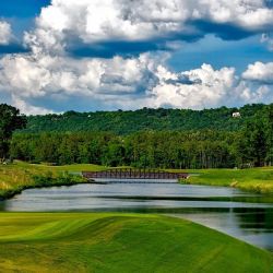 affordable lodgings near golf